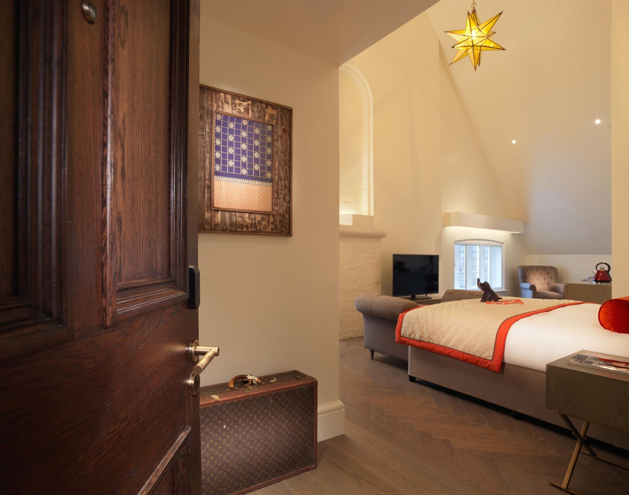 The Lalit London Londres Quarto foto A room at the hotel