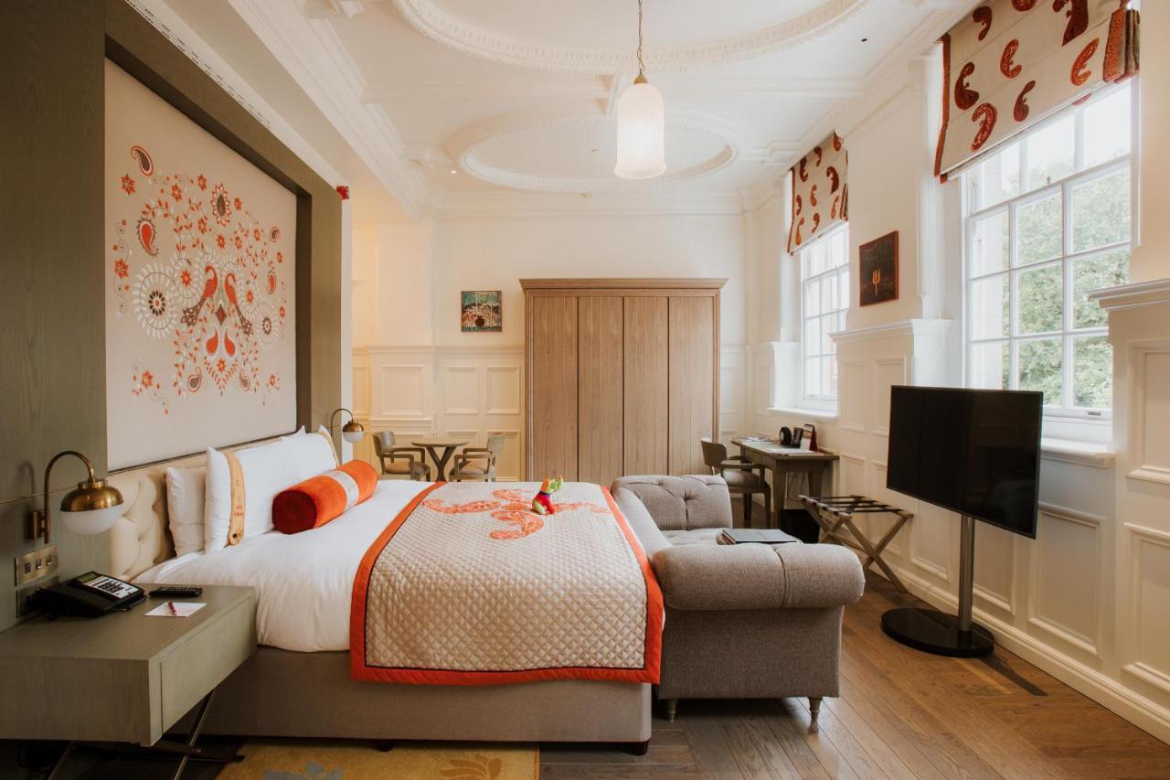 The Lalit London Londres Exterior foto A bedroom at the hotel