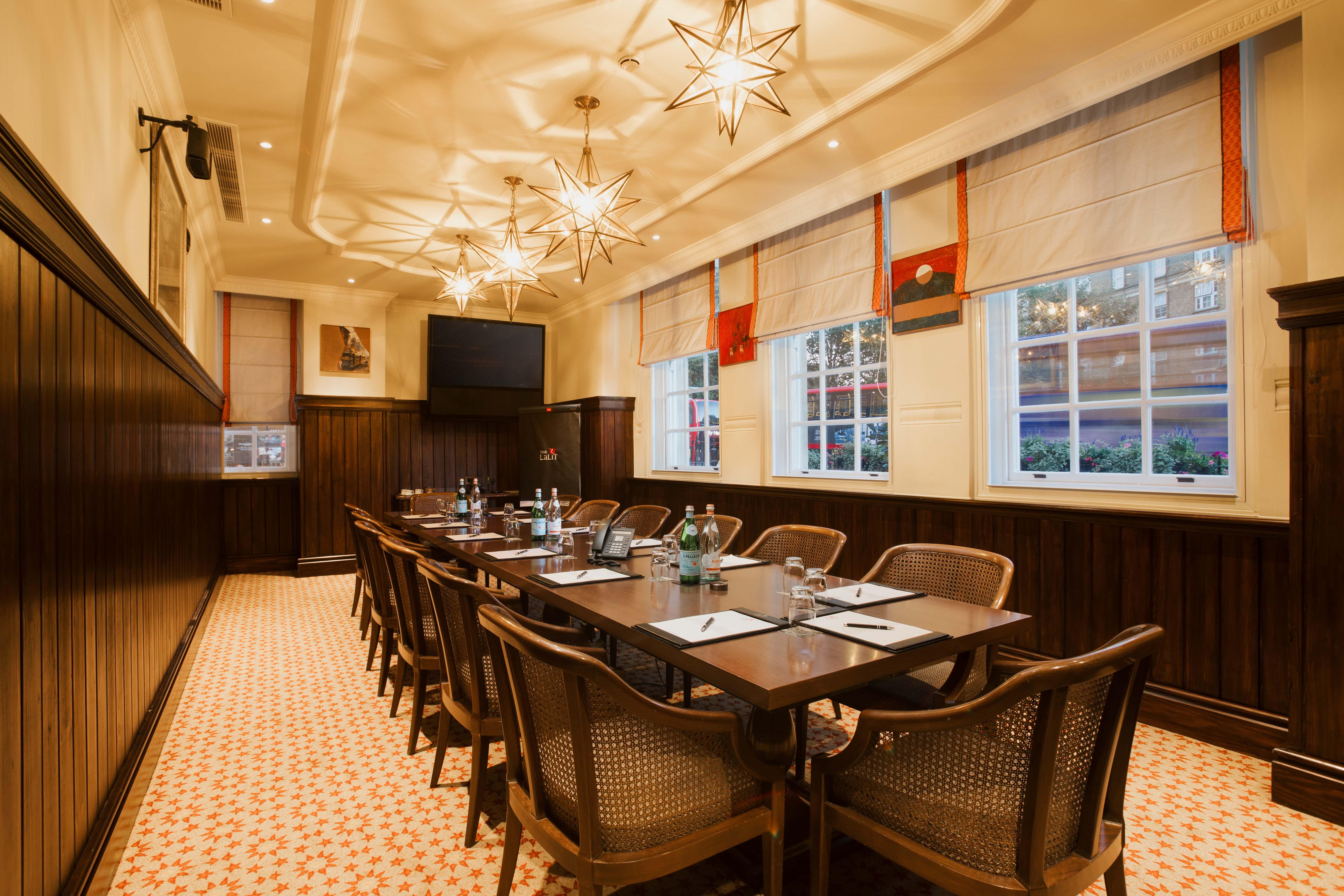 The Lalit London Londres Exterior foto The Long Room