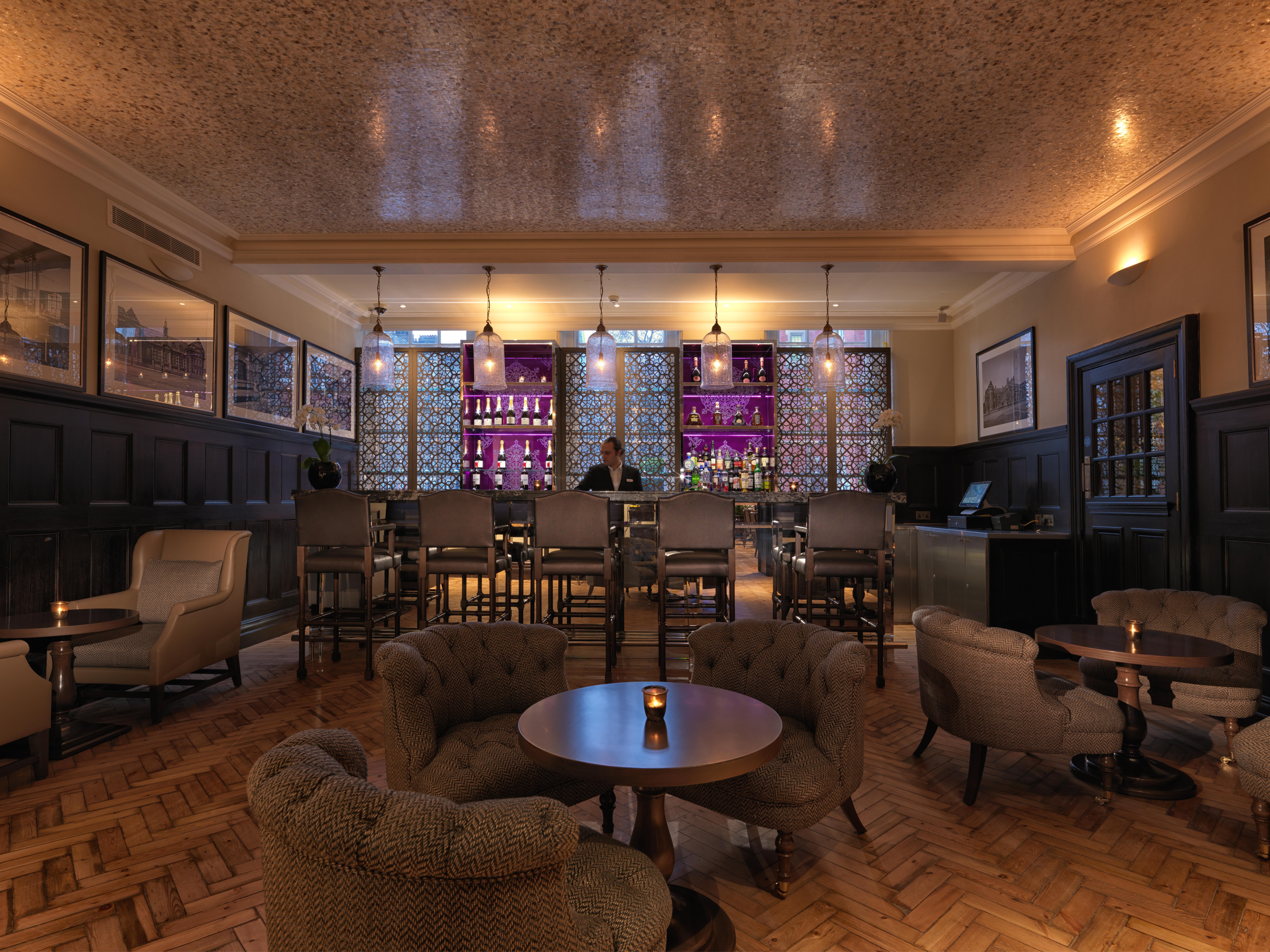 The Lalit London Londres Facilidades foto The bar at the hotel