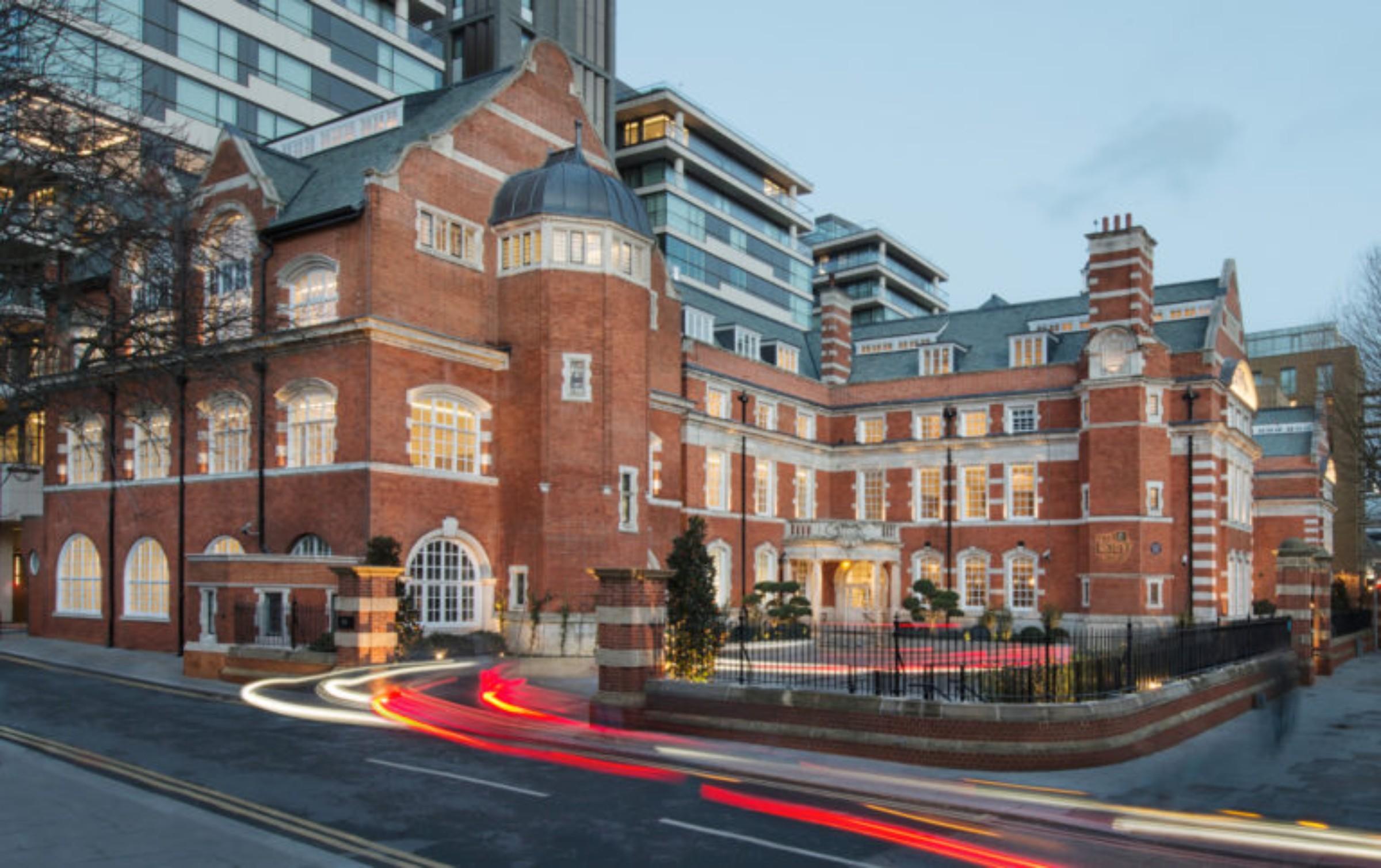 The Lalit London Londres Exterior foto The former St Mary's Hospital