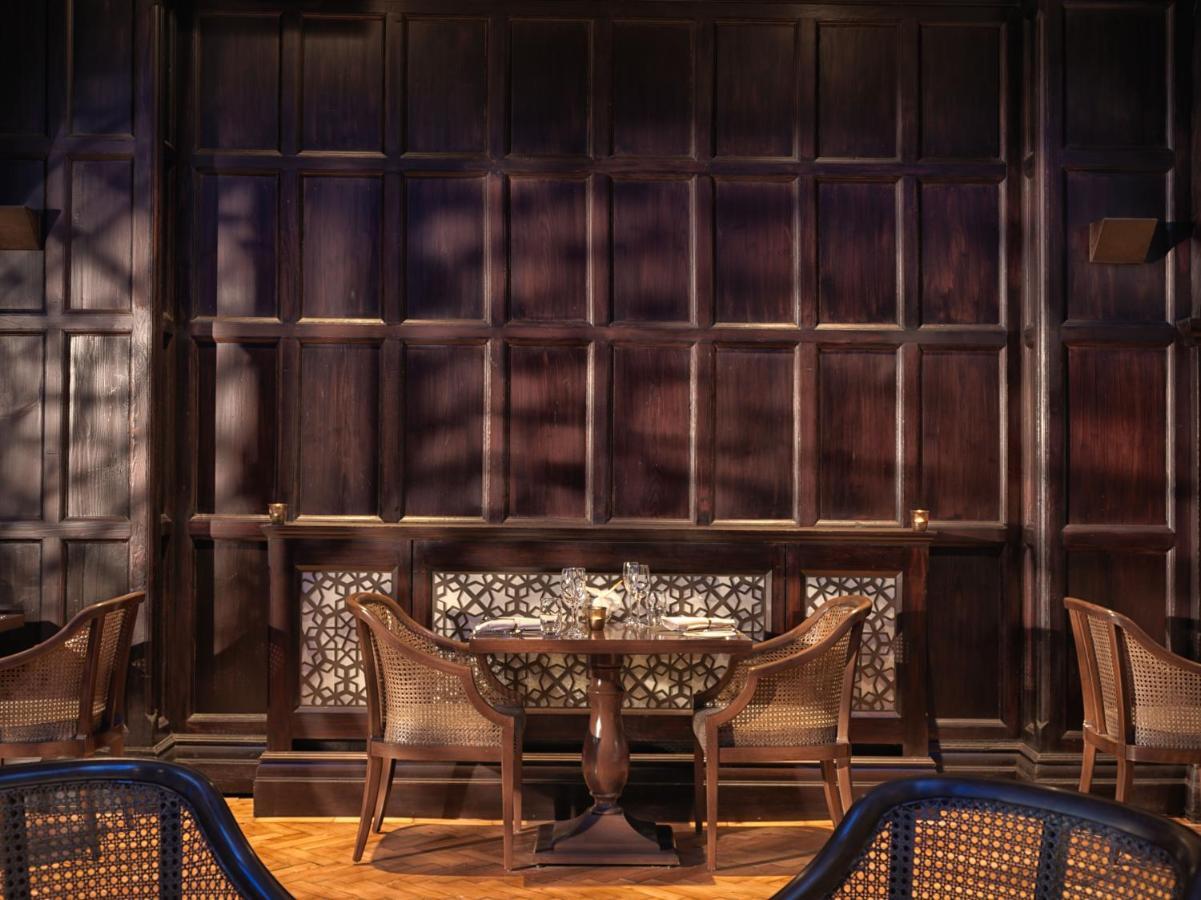 The Lalit London Londres Exterior foto The interior of the restaurant